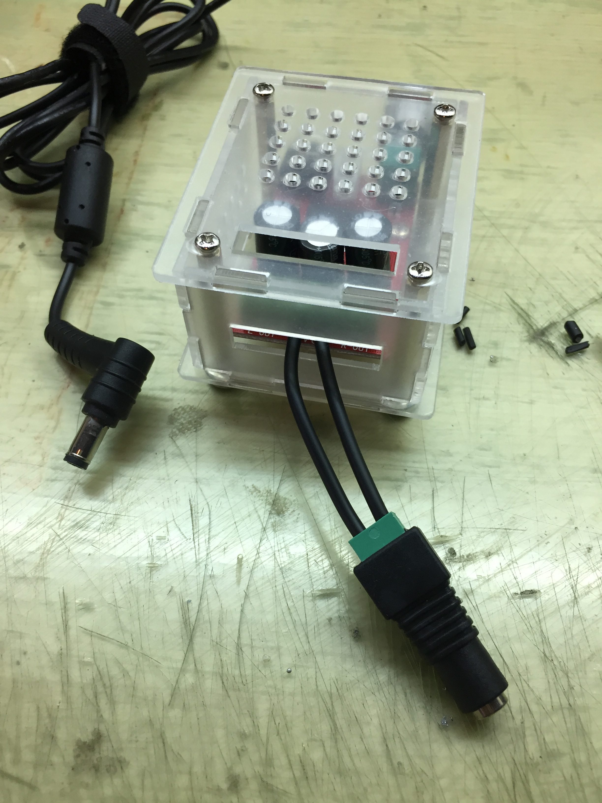 YDA138-E 的電源線得自己製作，幸好也不難