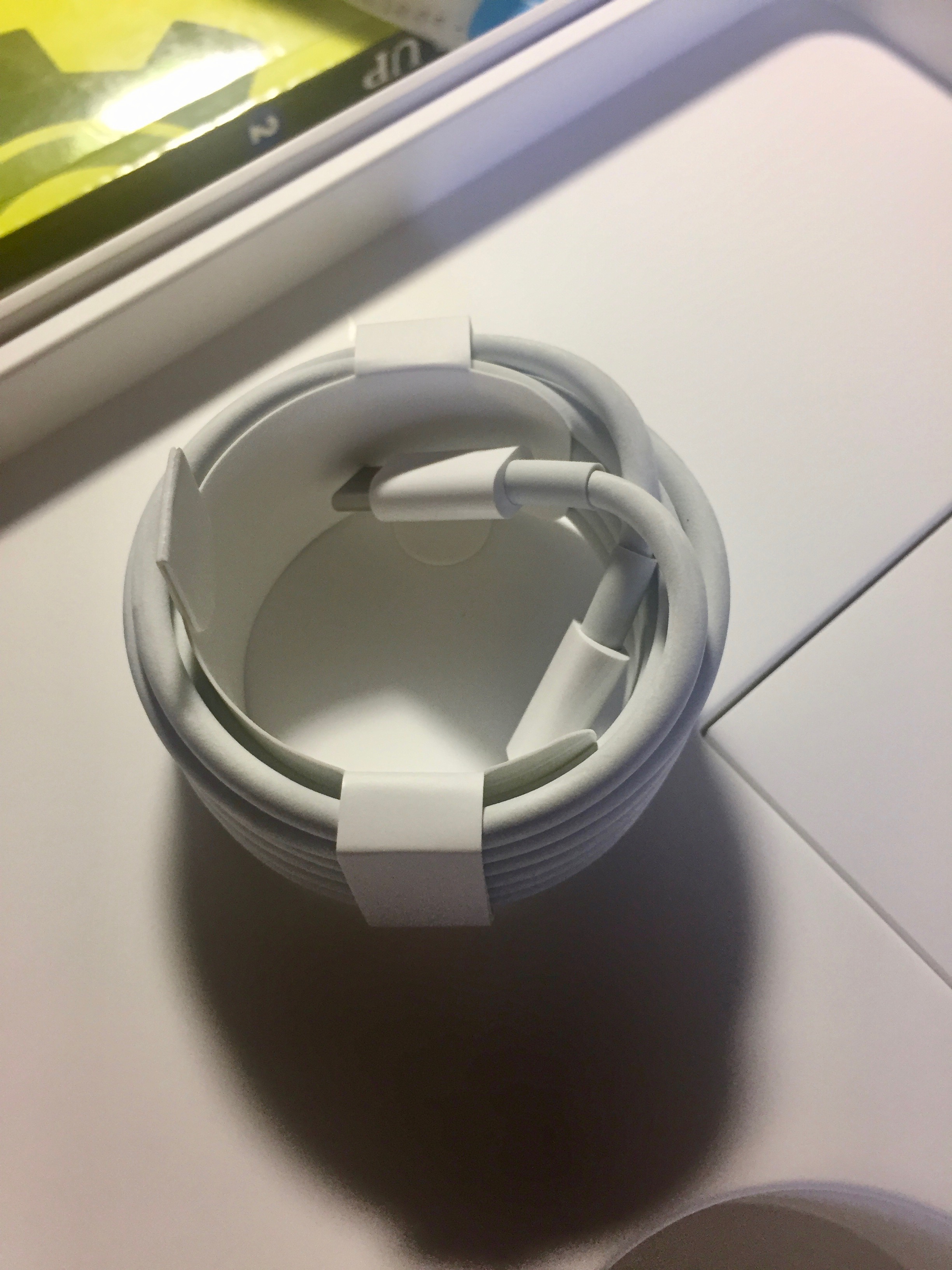 可愛的USB-C線,捲成這樣