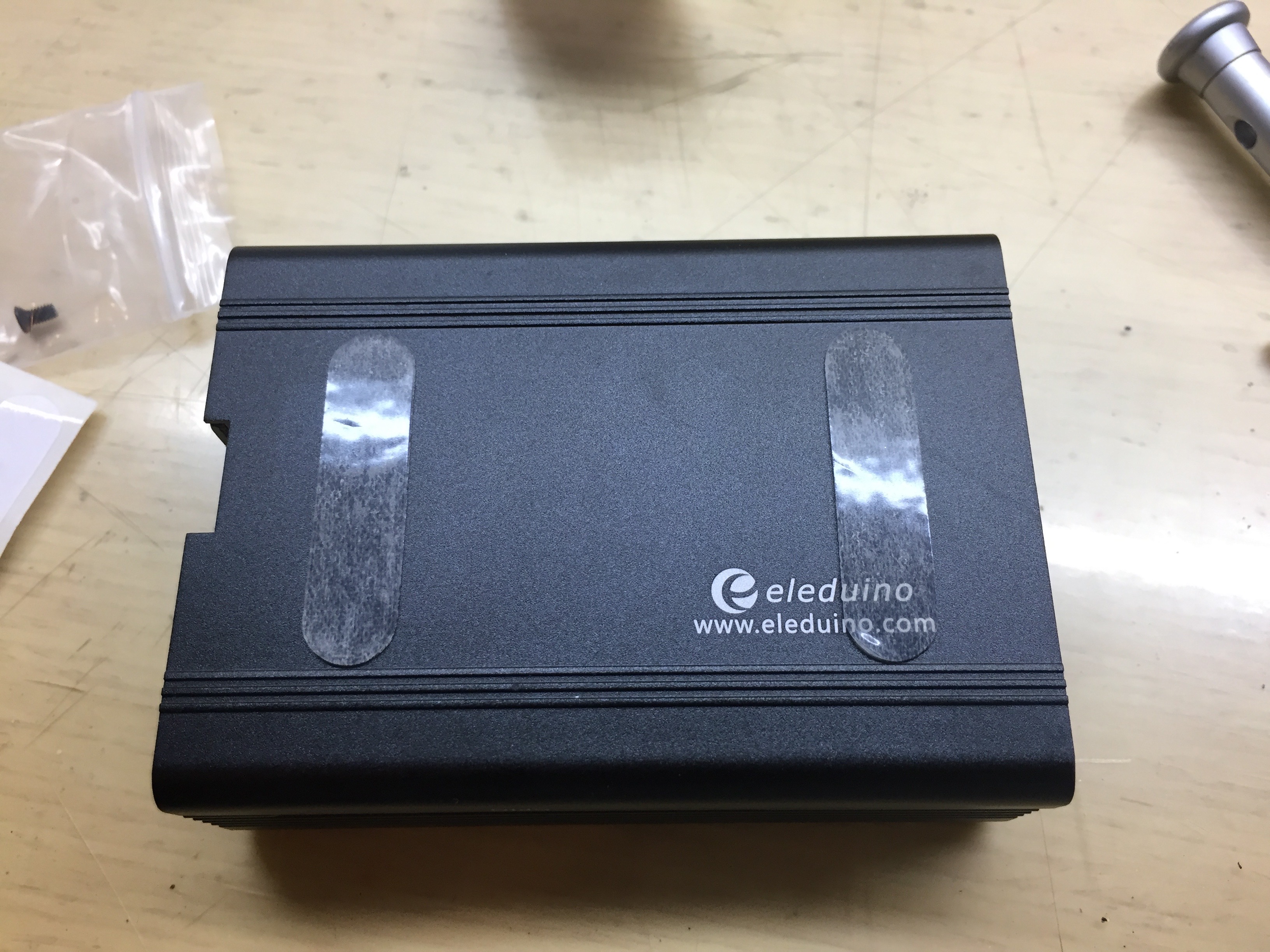 最後貼上屁股的透明腳墊就完成了！！