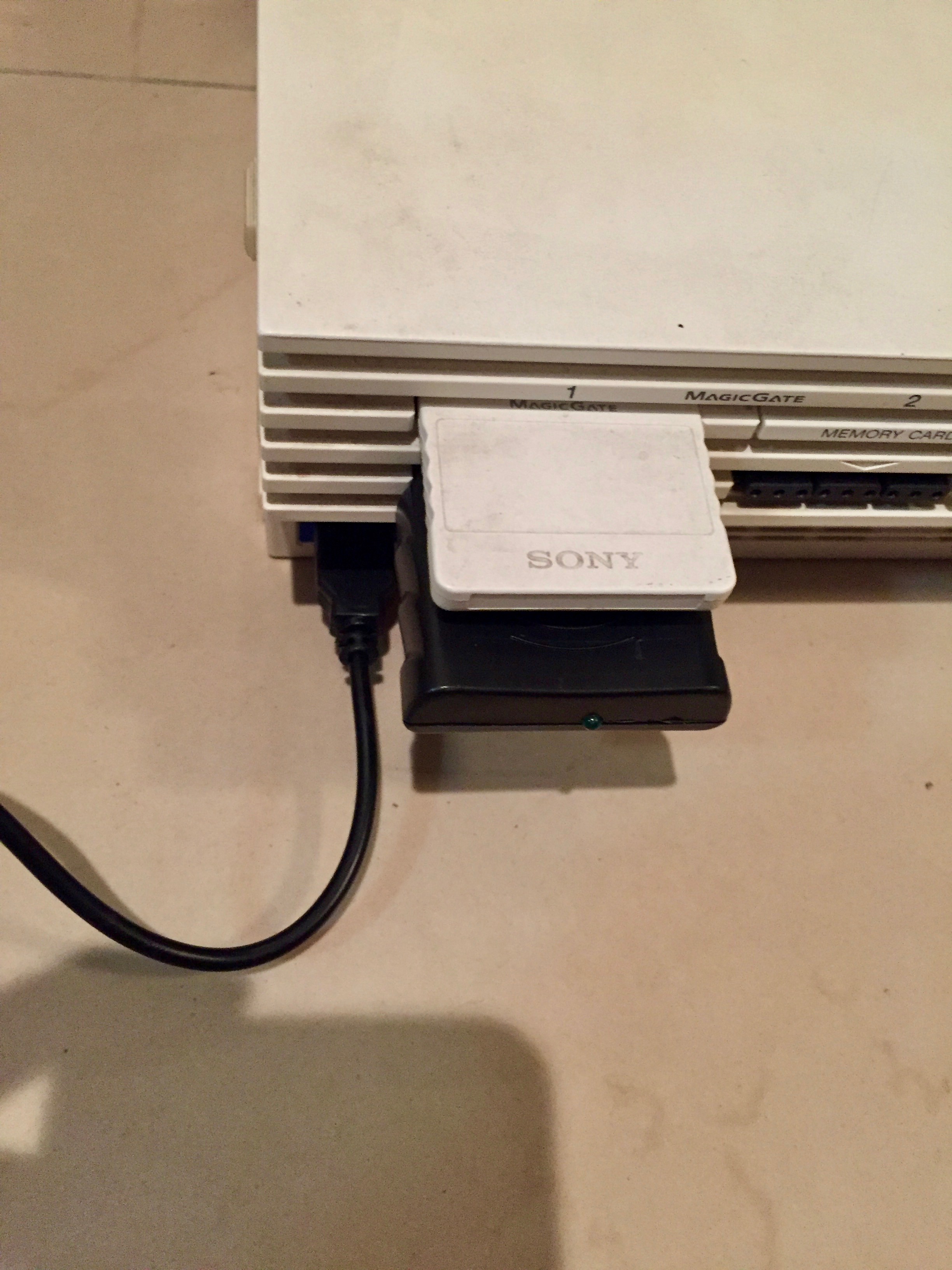 8MB記憶卡和無線手把連接器