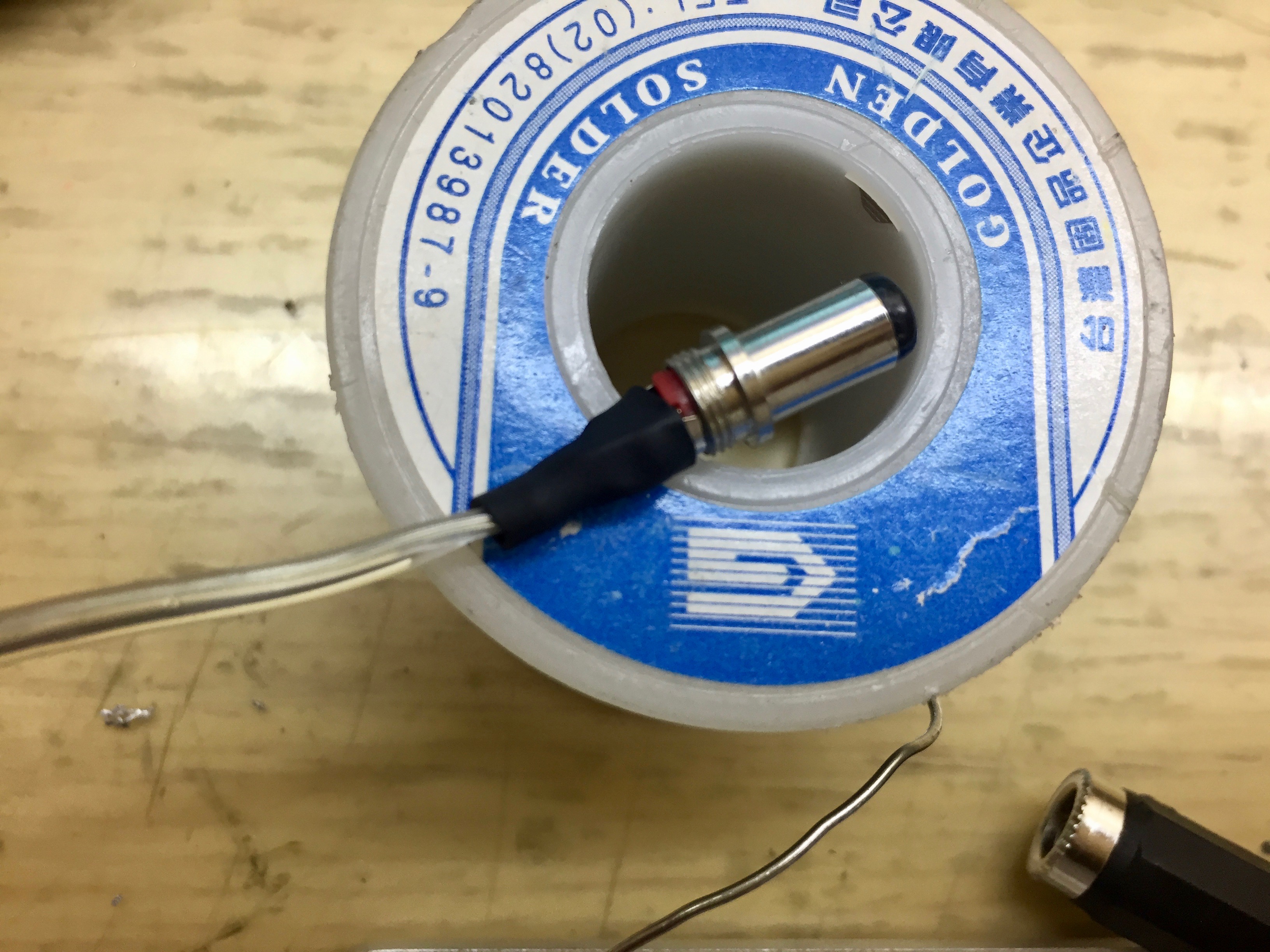 DC公頭也同樣使用熱縮套