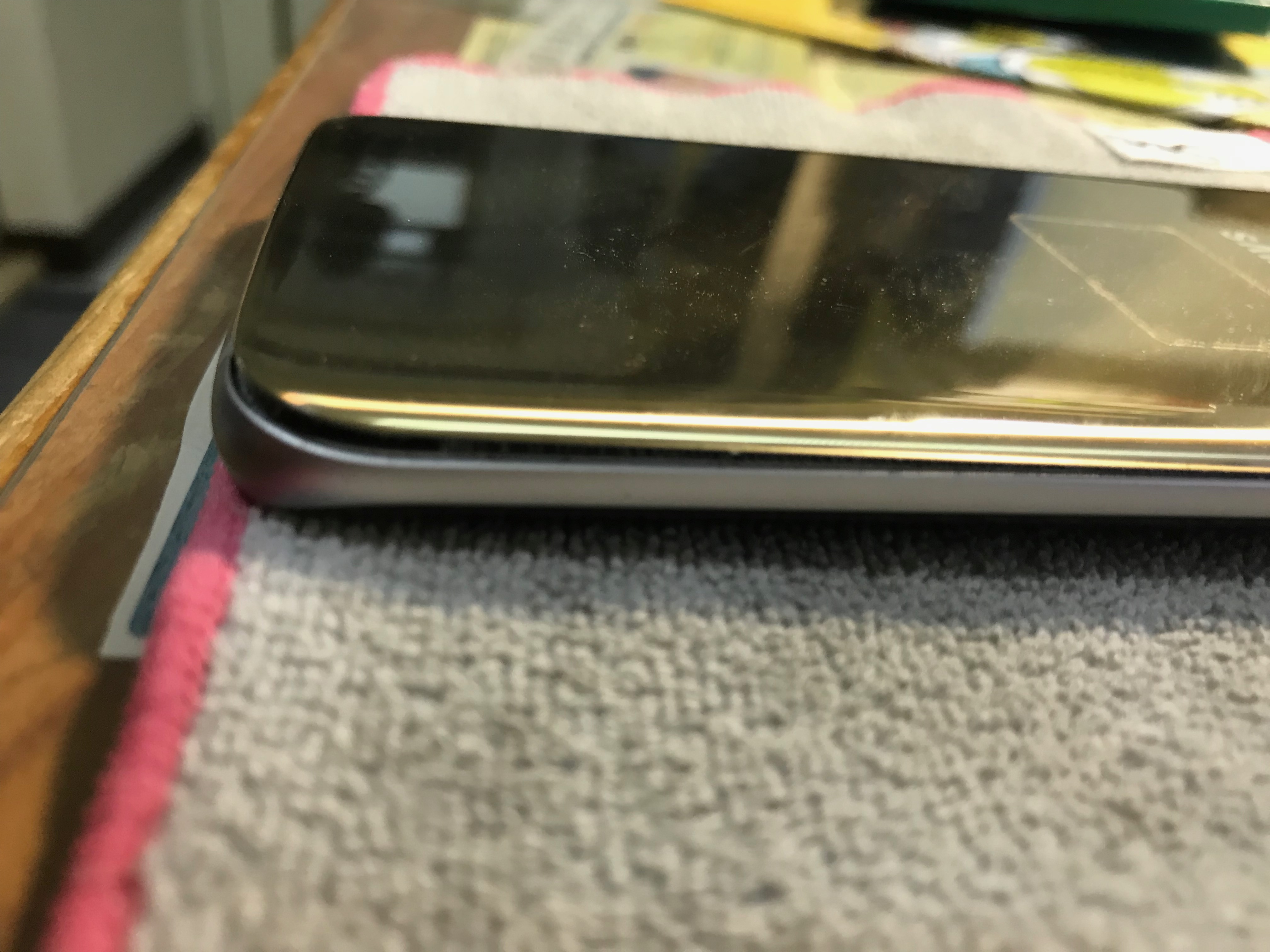 一路從下方往上劃開